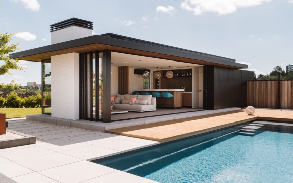 Monviso poolhouse in maassluis aan zwembad