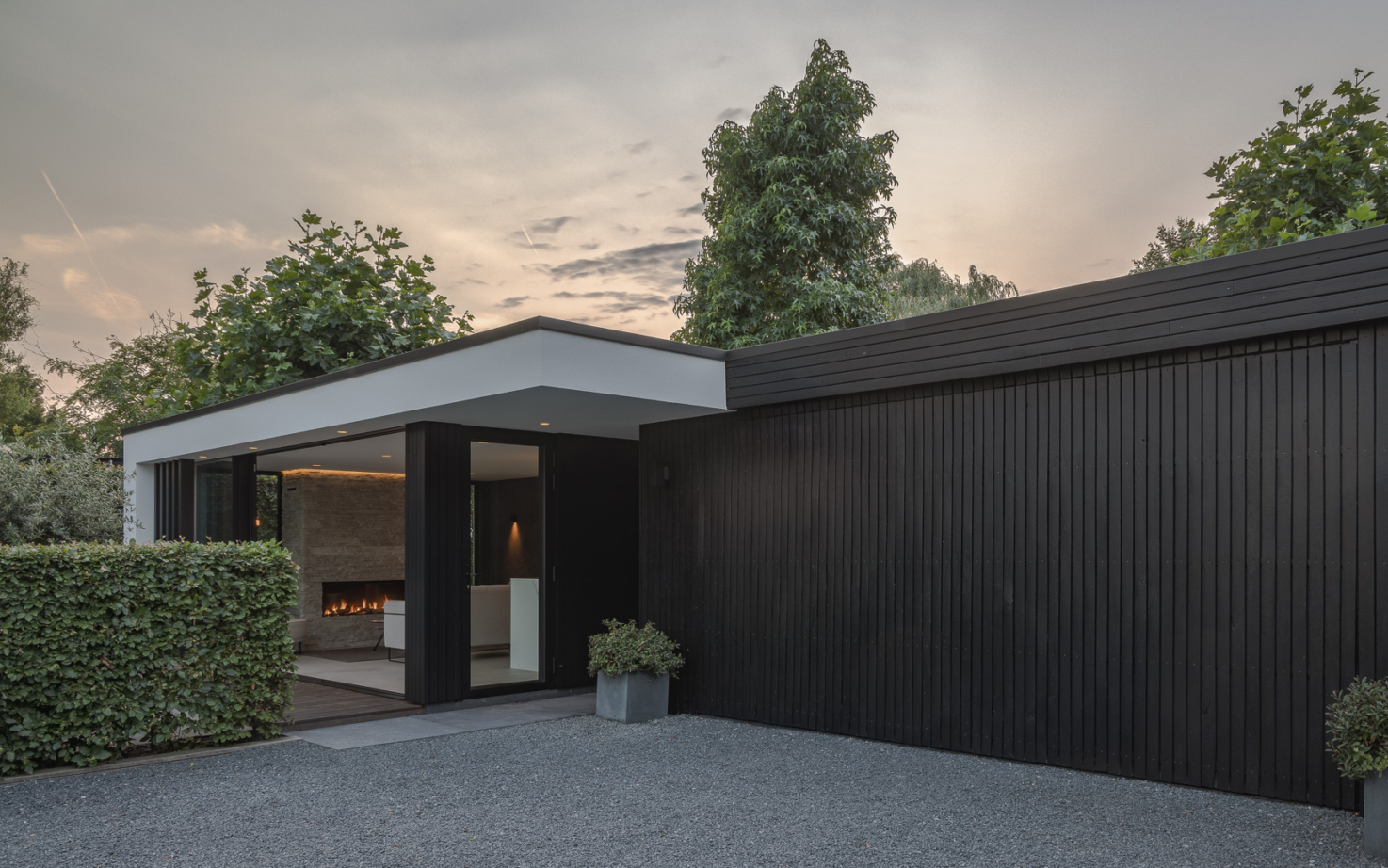 Luxe tuinhuis met garage